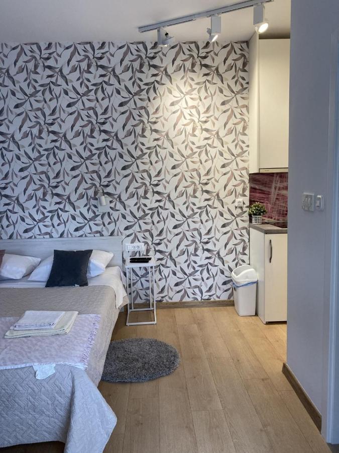 Studio Apartments With Terrace Near Sea - Angela'S Apartments Zadar Exterior foto