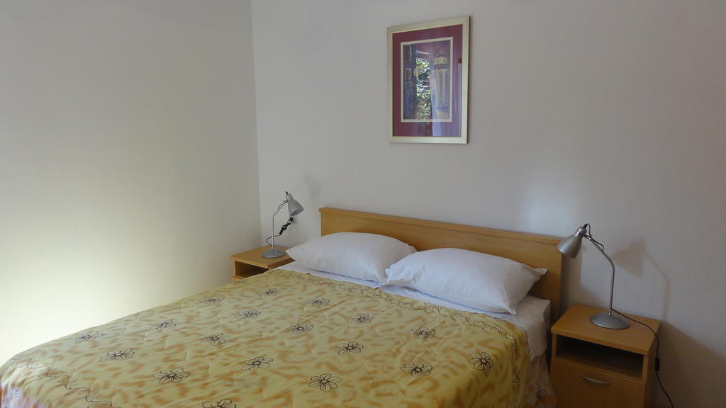 Studio Apartments With Terrace Near Sea - Angela'S Apartments Zadar Zimmer foto